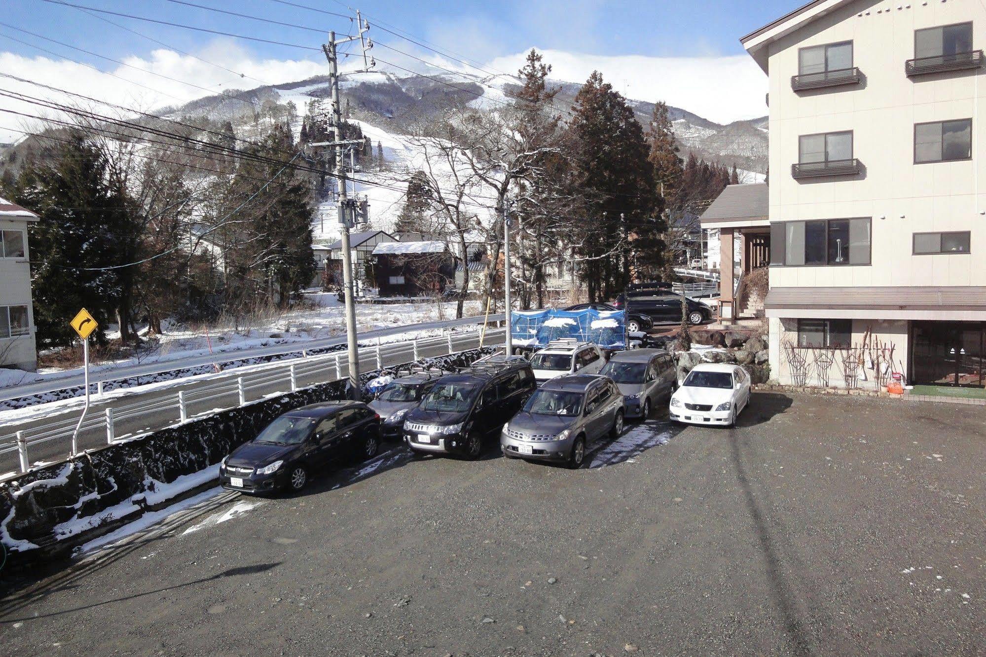 Hakuba Glad Inn Ebisuya Exteriör bild